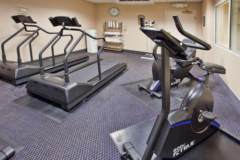 Holiday Inn Express Hotel & Suites Grand Rapids-North By Ihg Walker Съоръжения снимка