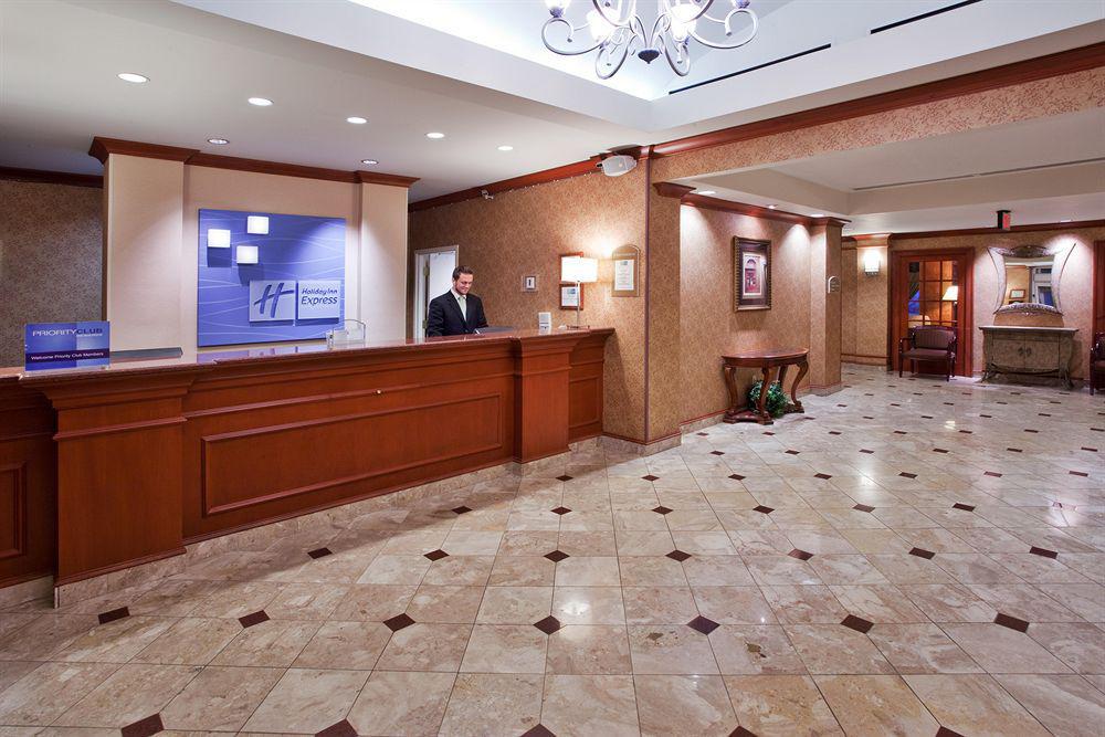Holiday Inn Express Hotel & Suites Grand Rapids-North By Ihg Walker Интериор снимка