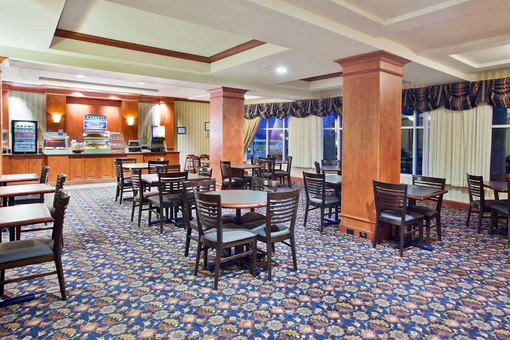 Holiday Inn Express Hotel & Suites Grand Rapids-North By Ihg Walker Ресторант снимка