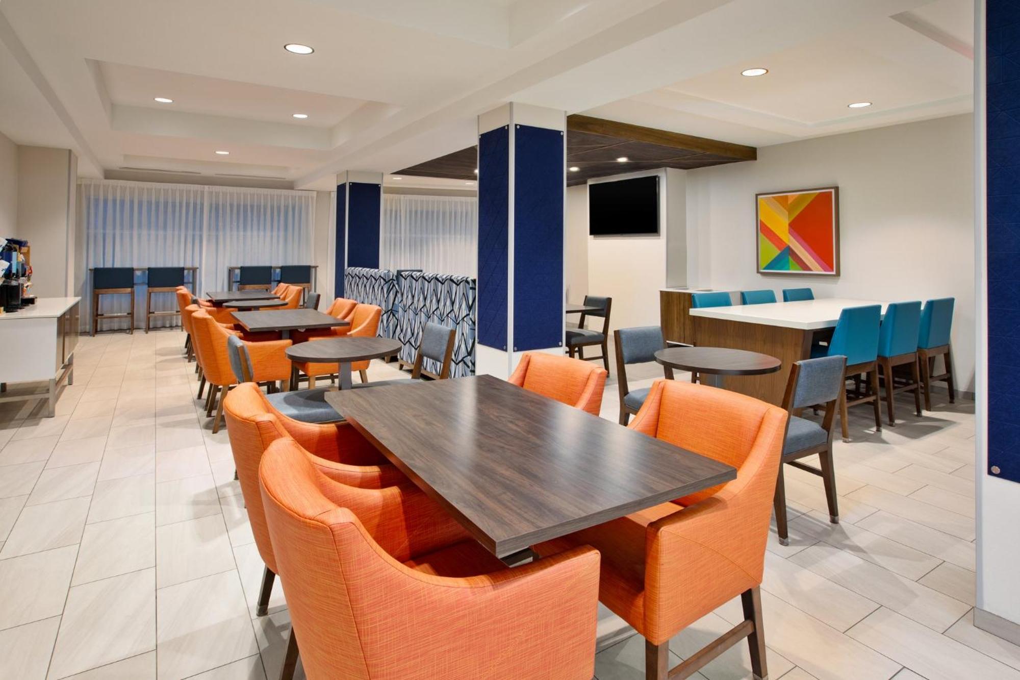 Holiday Inn Express Hotel & Suites Grand Rapids-North By Ihg Walker Екстериор снимка