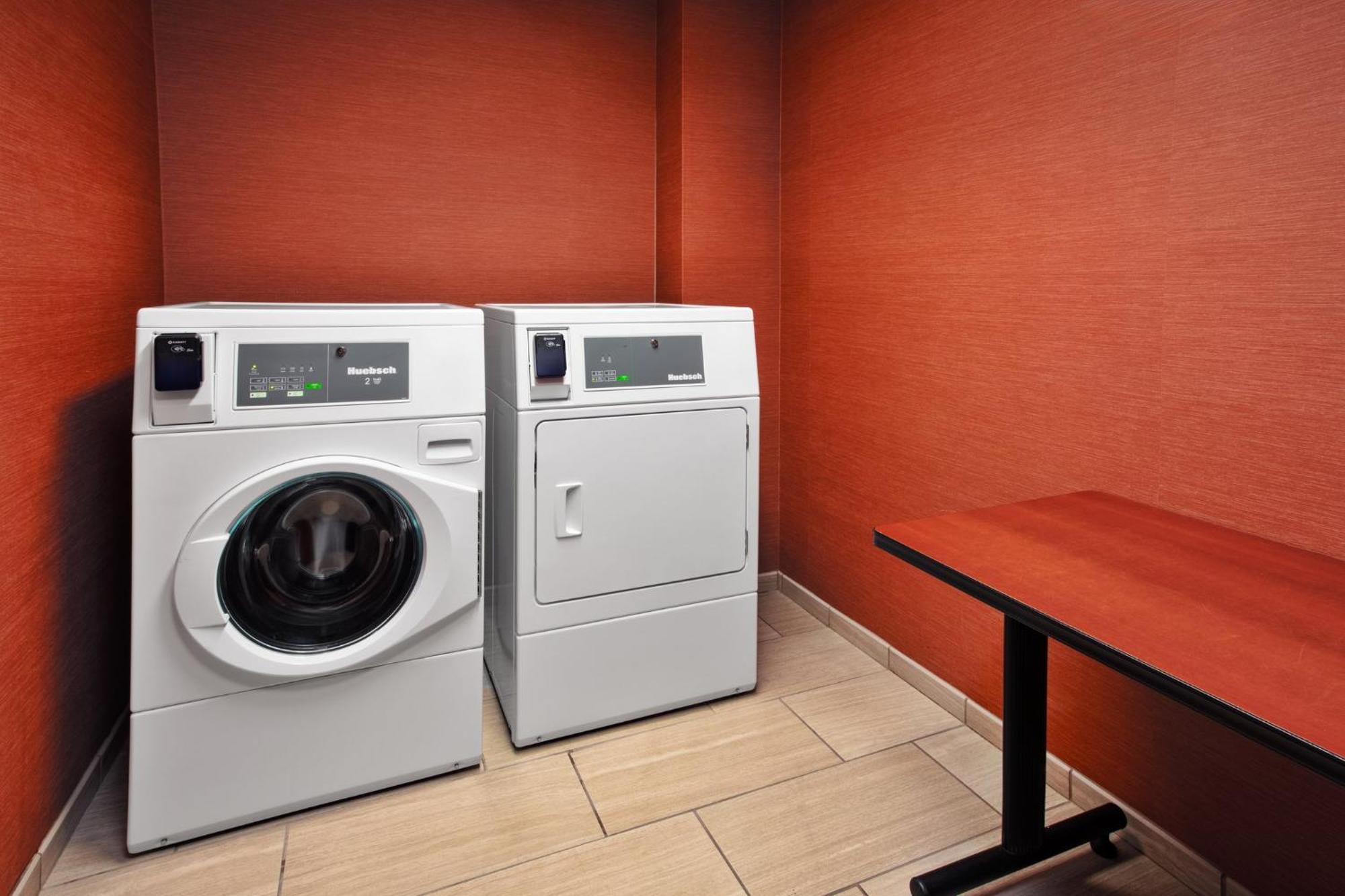 Holiday Inn Express Hotel & Suites Grand Rapids-North By Ihg Walker Екстериор снимка