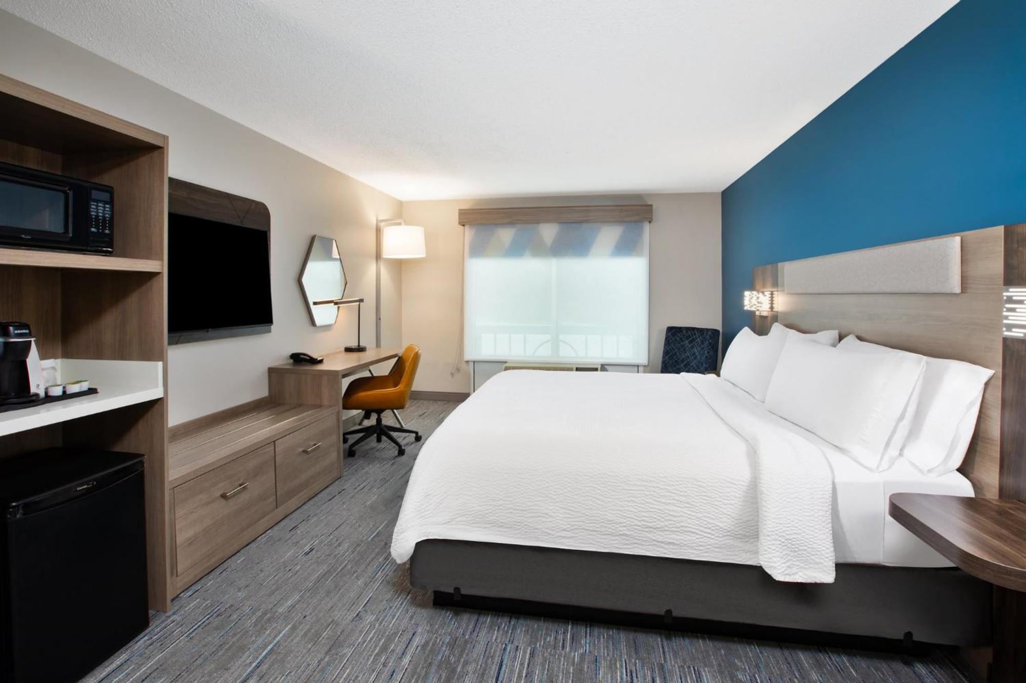 Holiday Inn Express Hotel & Suites Grand Rapids-North By Ihg Walker Екстериор снимка