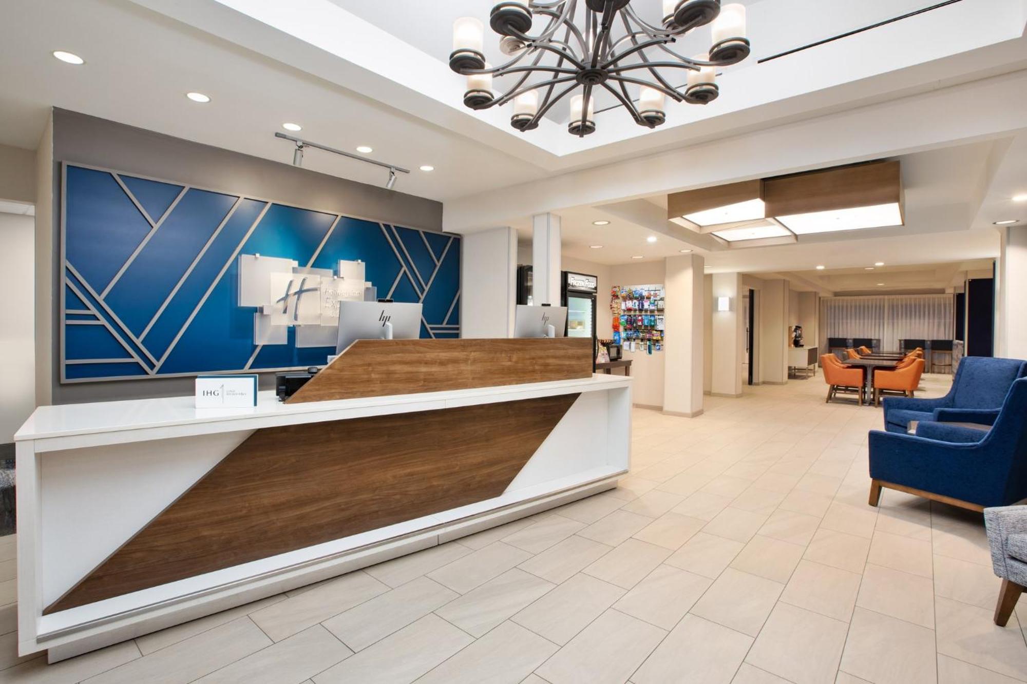 Holiday Inn Express Hotel & Suites Grand Rapids-North By Ihg Walker Екстериор снимка