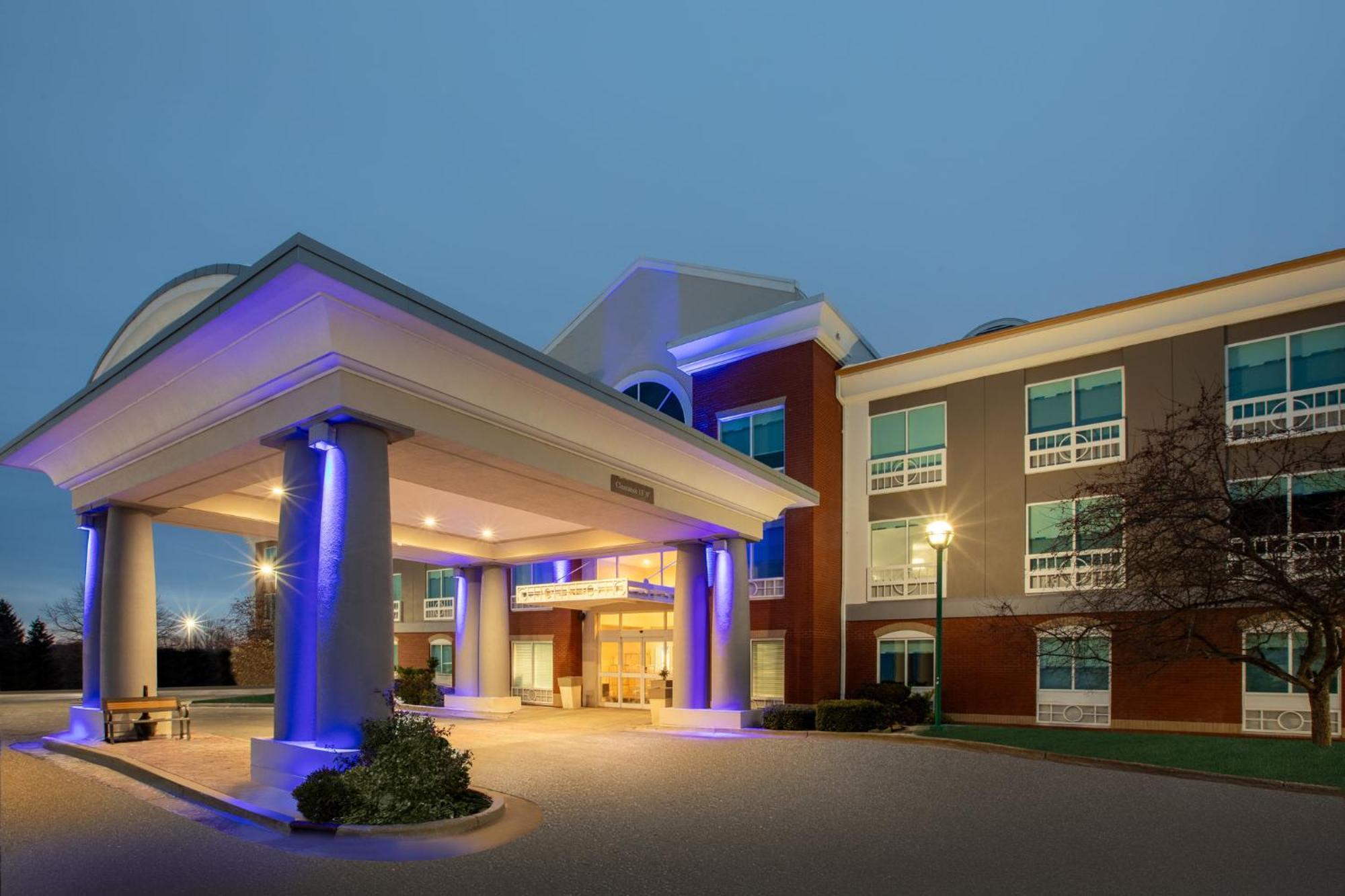 Holiday Inn Express Hotel & Suites Grand Rapids-North By Ihg Walker Екстериор снимка