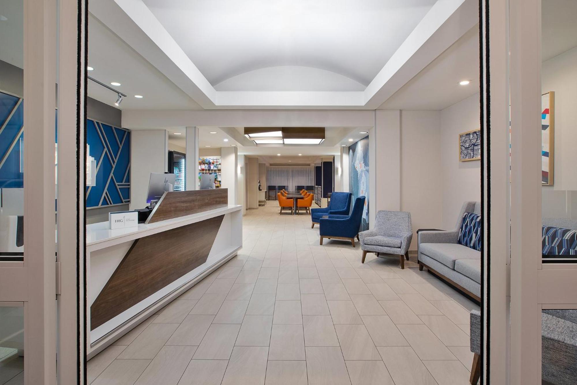 Holiday Inn Express Hotel & Suites Grand Rapids-North By Ihg Walker Екстериор снимка