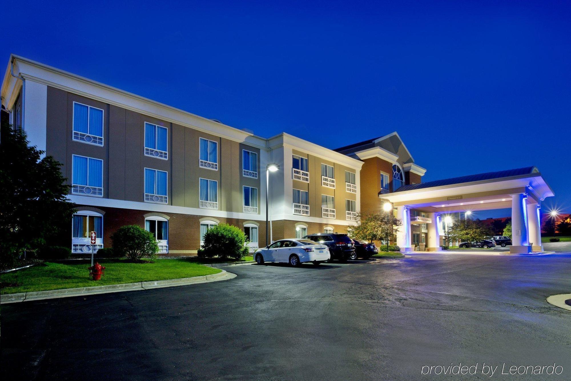 Holiday Inn Express Hotel & Suites Grand Rapids-North By Ihg Walker Екстериор снимка