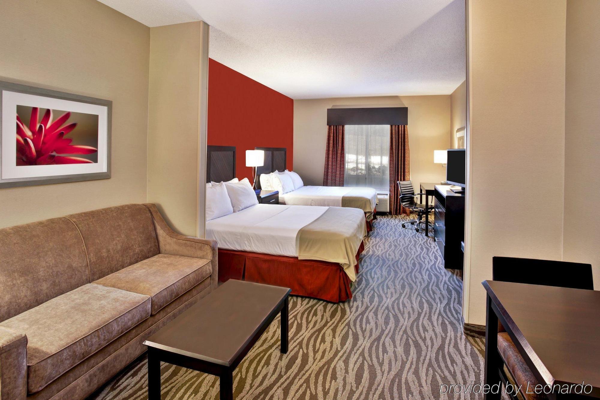Holiday Inn Express Hotel & Suites Grand Rapids-North By Ihg Walker Екстериор снимка