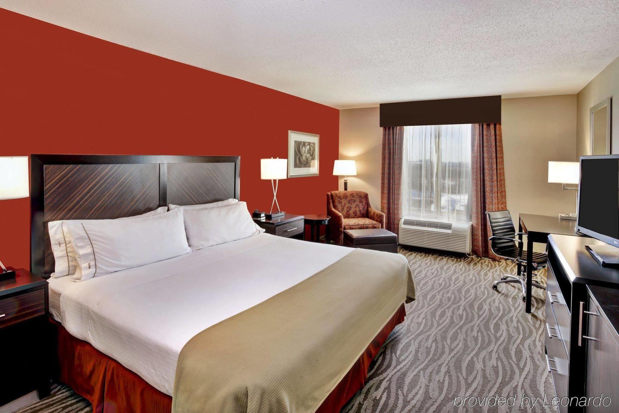 Holiday Inn Express Hotel & Suites Grand Rapids-North By Ihg Walker Екстериор снимка